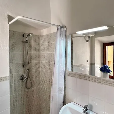 Nuovo Luminoso A 100 Passi Dalla Piazza