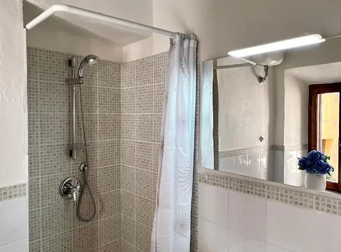 Nuovo Luminoso A 100 Passi Dalla Piazza